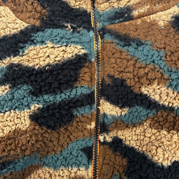 Jacket - Picture 7 of 8